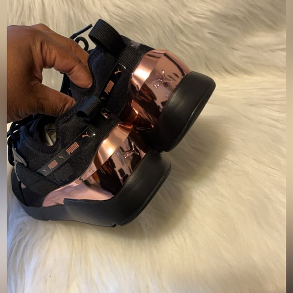 BNIB PUMA SNEAKERS - Picture 4 of 6